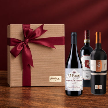 Box Regalo Rossi Argento - scatola regalo Vinclick con Cannonau 24 Passi, Chianti Superiore Benintende e Primitivo Sorso dei Tenaci