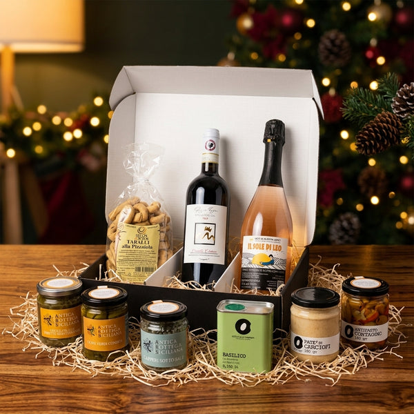 Box „Festeggiami“ · Schaumwein, Chianti Classico und 7 Spezialitäten